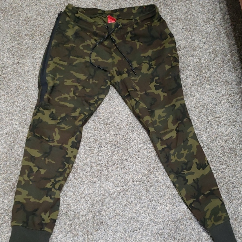 Nike Camo Sweatpants